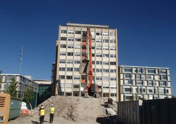 Baufortschritt des Krankenhaus Sankt Elisabeth, 2. BA: Außenansicht der neu gestalteten Fassade in Ravensburg.