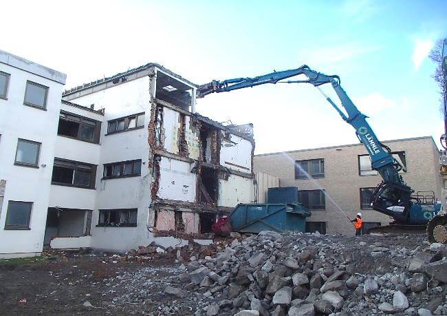 Blick auf das Gebäude Haus 19 vor dem Rückbau im Zentrum für Psychiatrie, RV-Weissenau.